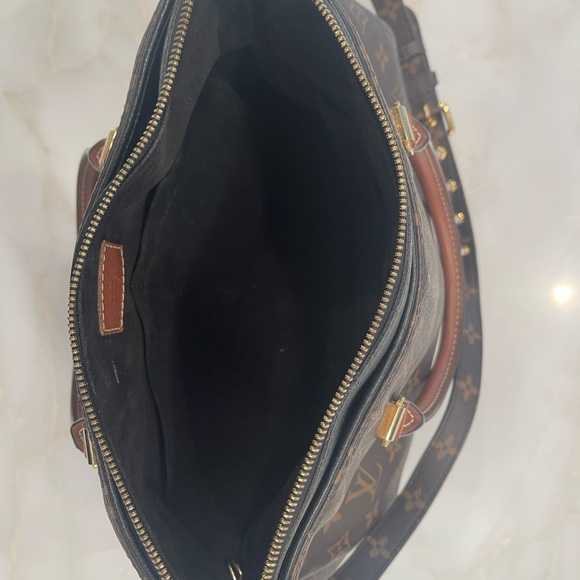 LOUIS VUITTON Pallas MM Monogram Handbag - Picture 11 of 13